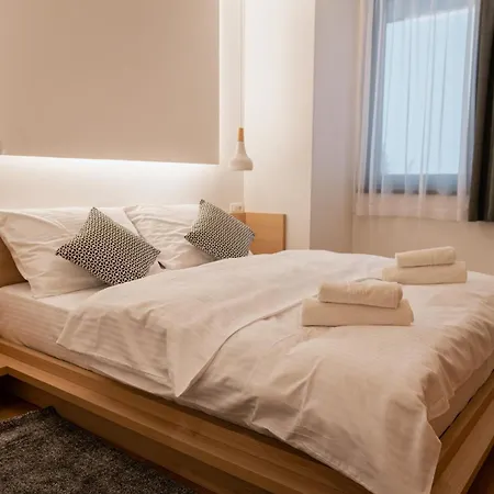 Zlatni Javor - 512 Apartment